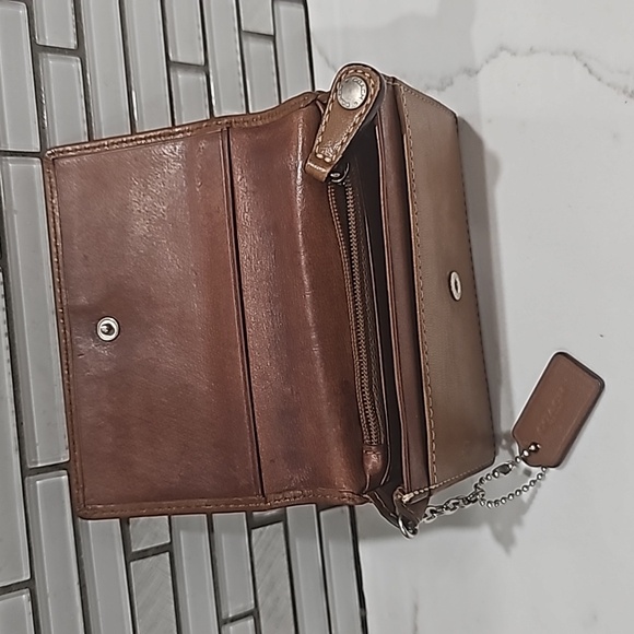 Vintage small Coach Wallet - Picture 4 of 4